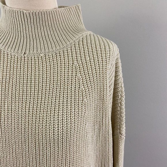 NWT RDI Ivory Beige Beach Turtle Neck Sweater (M) - Picture 3 of 10